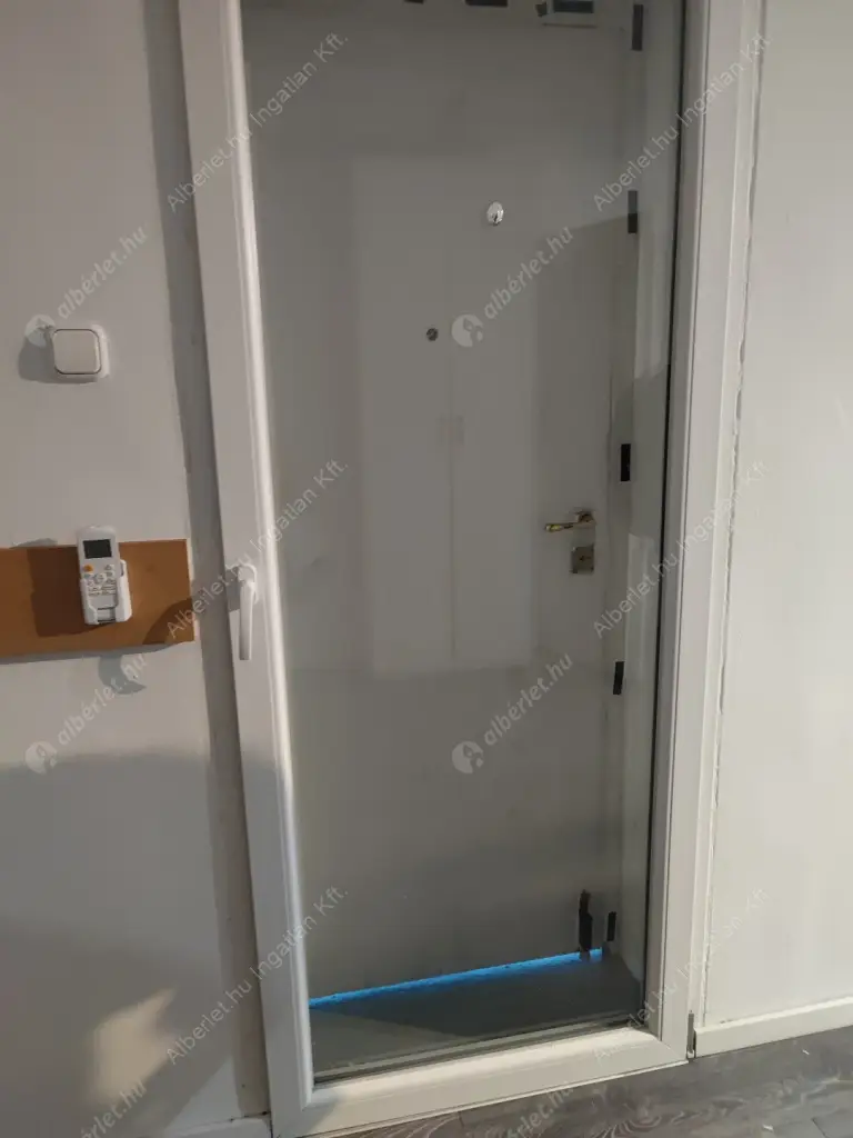 Kiadó albérlet 990000 Ft/hó áron: Budapest, III. kerület  Szentendrei út. Mérete: 200 nm, 8 szobás | Alberlet.hu - 6619401