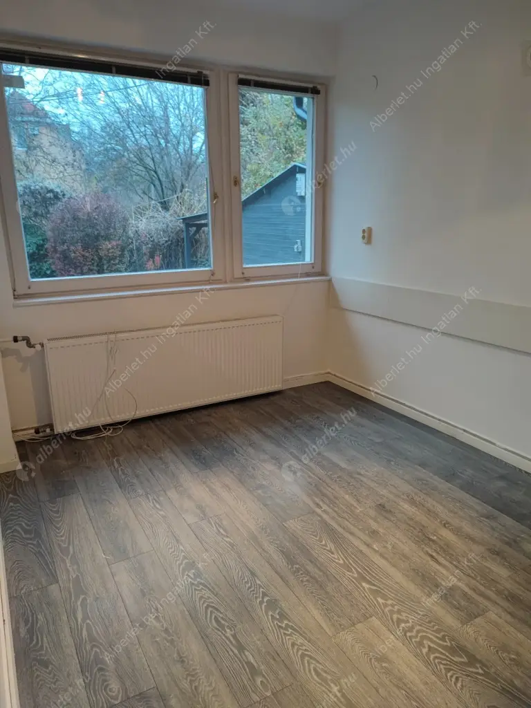 Kiadó albérlet 990000 Ft/hó áron: Budapest, III. kerület  Szentendrei út. Mérete: 200 nm, 8 szobás | Alberlet.hu - 6619404