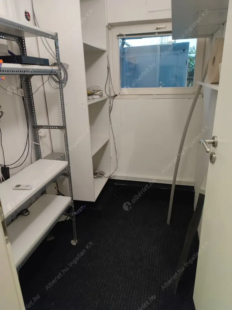 Kiadó albérlet 990000 Ft/hó áron: Budapest, III. kerület  Szentendrei út. Mérete: 200 nm, 8 szobás | Alberlet.hu - 6619406