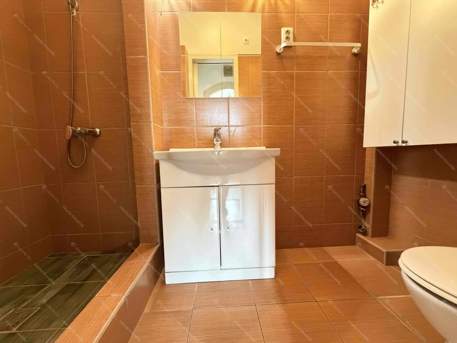 Kiadó albérlet 170000 Ft/hó áron: Budapest, III. kerület  Szentendrei út. Mérete: 37 nm, 1 szobás | Alberlet.hu - 6650035