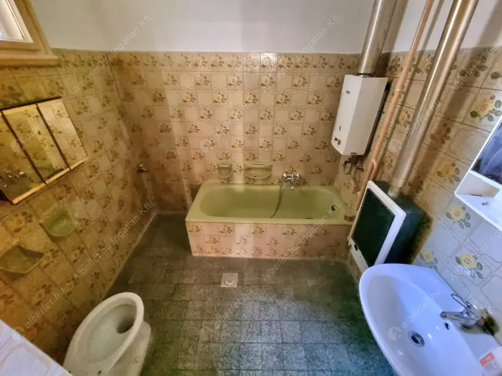 Kiadó albérlet 250000 Ft/hó áron: Budapest, III. kerület  Szentendrei út. Mérete: 90 nm, 3 szobás | Alberlet.hu - 6570428