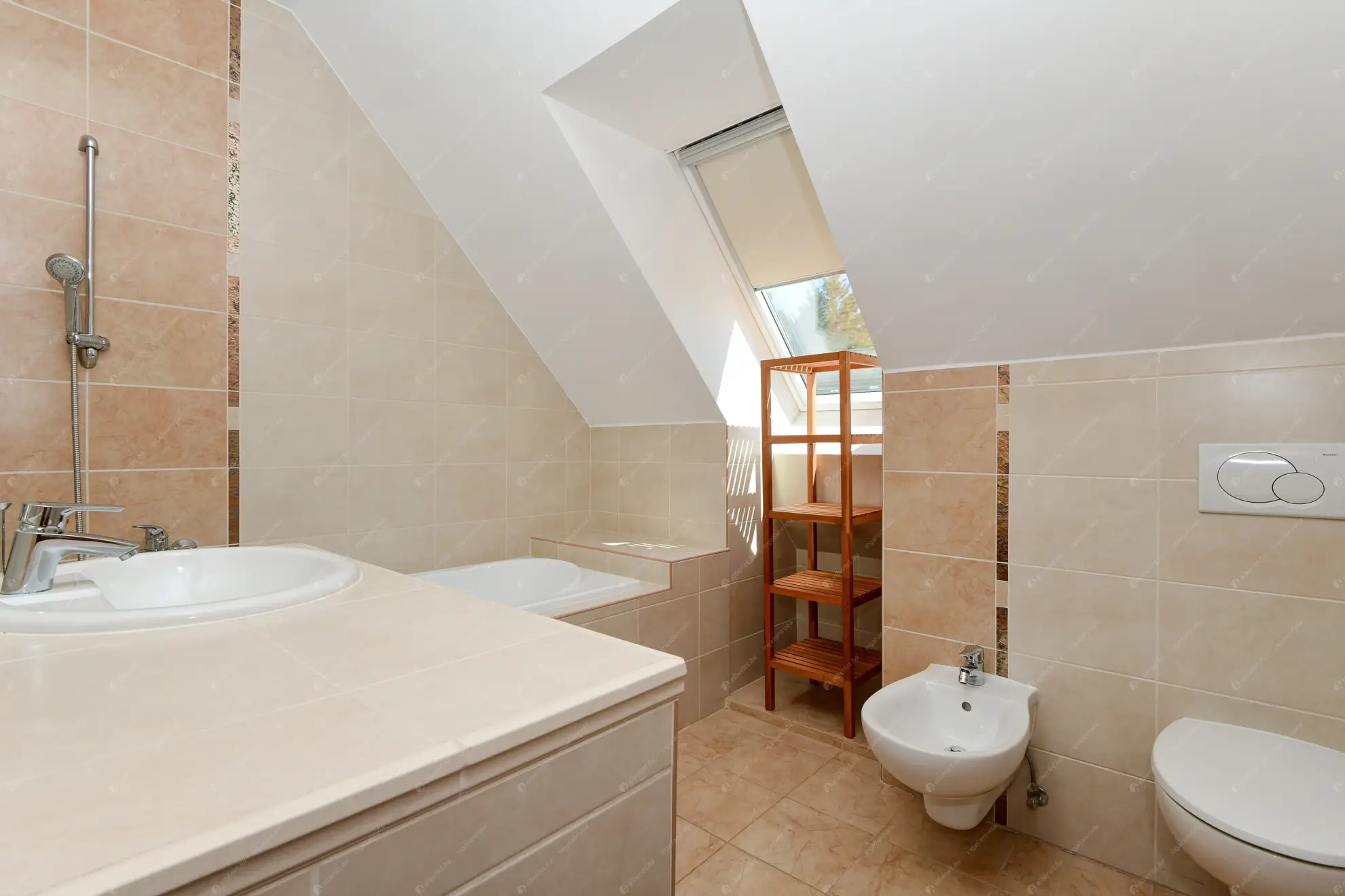 Kiadó albérlet 500000 Ft/hó áron: Budapest, III. kerület  Szépvölgyi út. Mérete: 114 nm, 3 szobás | Alberlet.hu - 6553870