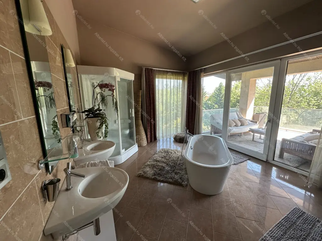 Kiadó albérlet 2300000 Ft/hó áron: Budapest, III. kerület  Szépvölgyi út. Mérete: 180 nm, 5 szobás | Alberlet.hu - 6702271