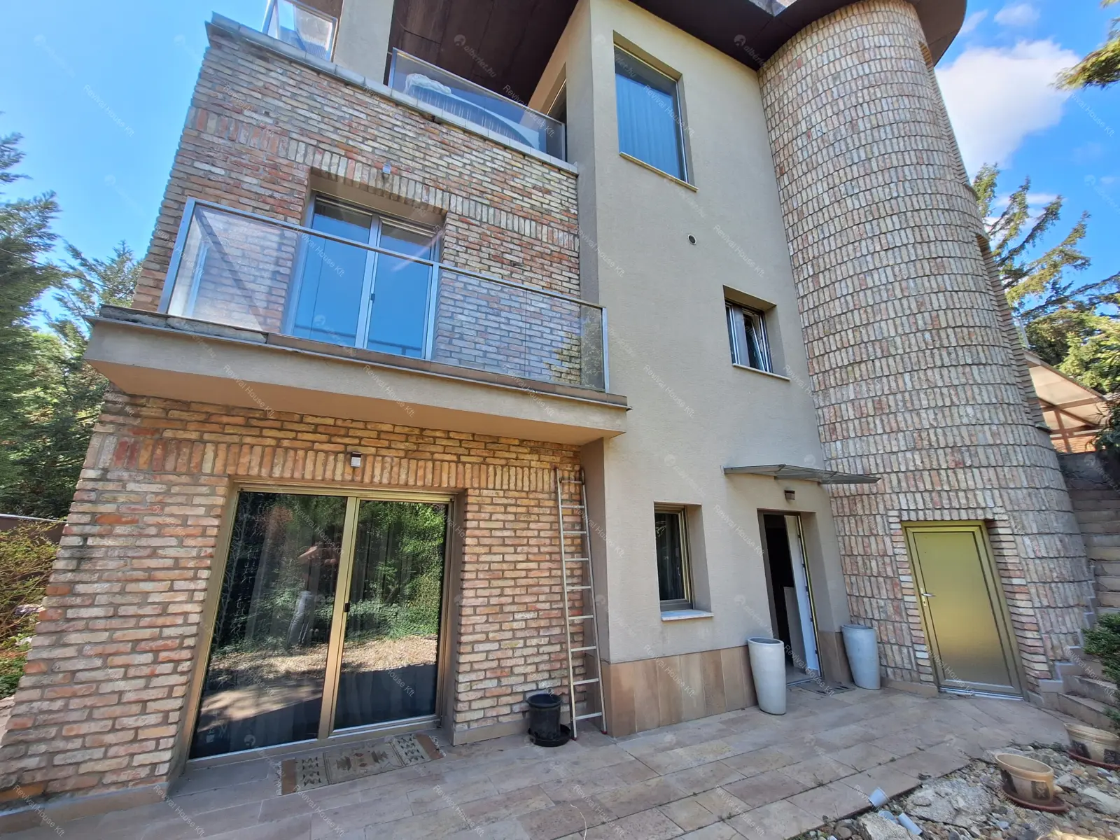 Kiadó albérlet 2300000 Ft/hó áron: Budapest, III. kerület  Szépvölgyi út. Mérete: 350 nm, 6 szobás | Alberlet.hu - 6704667