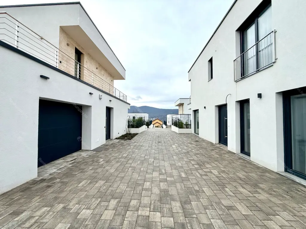 Kiadó albérlet 649000 Ft/hó áron: Budapest, III. kerület  Ürömfű utca. Mérete: 103 nm, 4 szobás | Alberlet.hu - 6645533