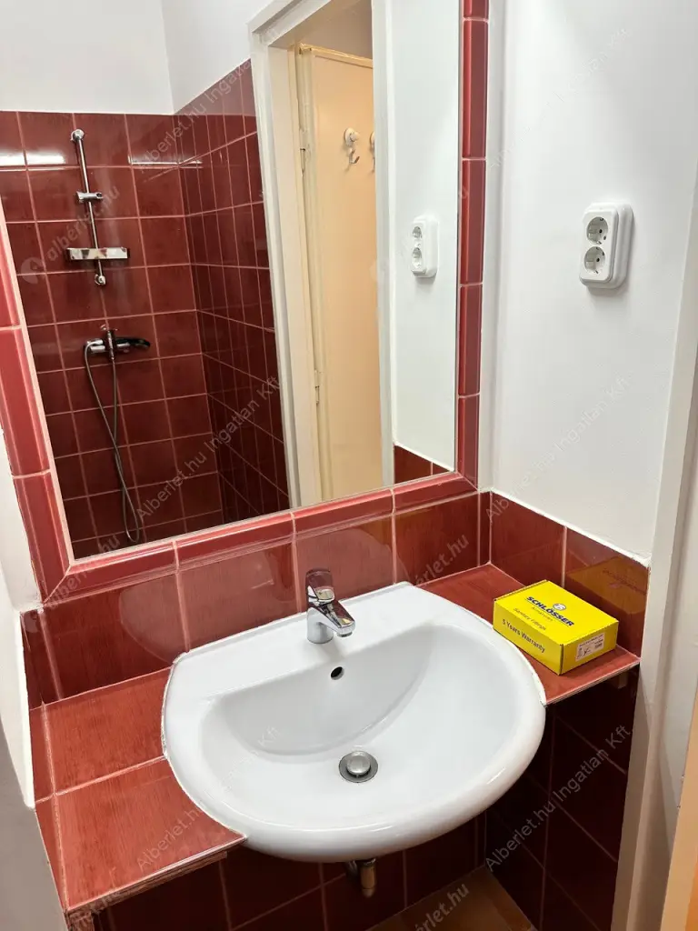 Kiadó albérlet 220000 Ft/hó áron: Budapest, III. kerület  Verőfény utca. Mérete: 52 nm, 1 szobás | Alberlet.hu - 6618932