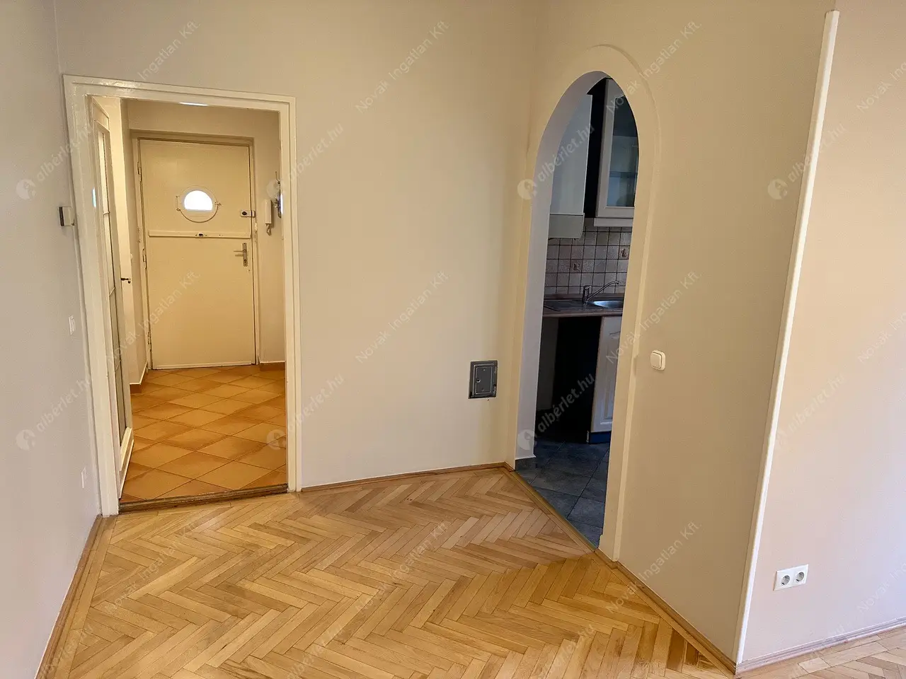 Kiadó albérlet 240000 Ft/hó áron: Budapest, III. kerület  Verőfény utca. Mérete: 52 nm, 1 szobás | Alberlet.hu - 6579491