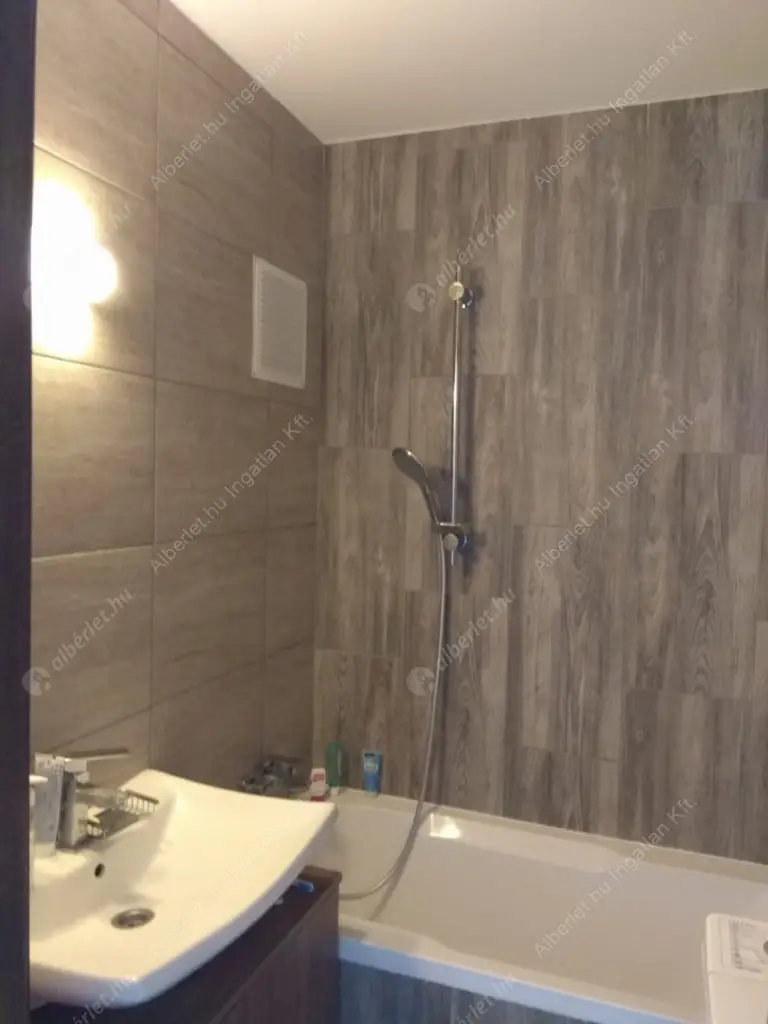 Kiadó albérlet 280000 Ft/hó áron: Budapest, III. kerület  Vöröskereszt utca. Mérete: 48 nm, 2 szobás | Alberlet.hu - 6625567