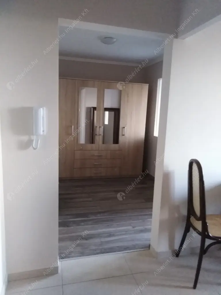 Kiadó albérlet 280000 Ft/hó áron: Budapest, III. kerület  Vöröskereszt utca. Mérete: 48 nm, 2 szobás | Alberlet.hu - 6625571