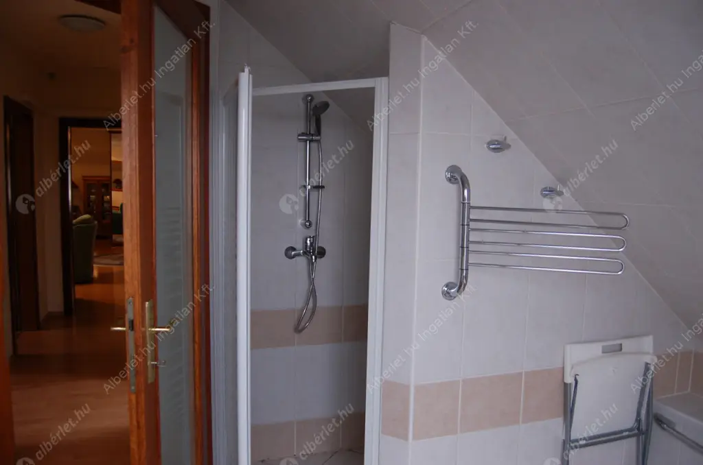 Kiadó albérlet 554000 Ft/hó áron: Budapest, III. kerület  Zúzmara köz. Mérete: 140 nm, 1 szobás | Alberlet.hu - 6520239