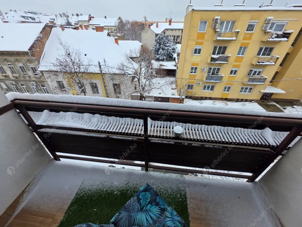 Kiadó albérlet 270000 Ft/hó áron: Budapest, IV. kerület  József Attila utca. Mérete: 64 nm, 1 szobás | Alberlet.hu - 6617298