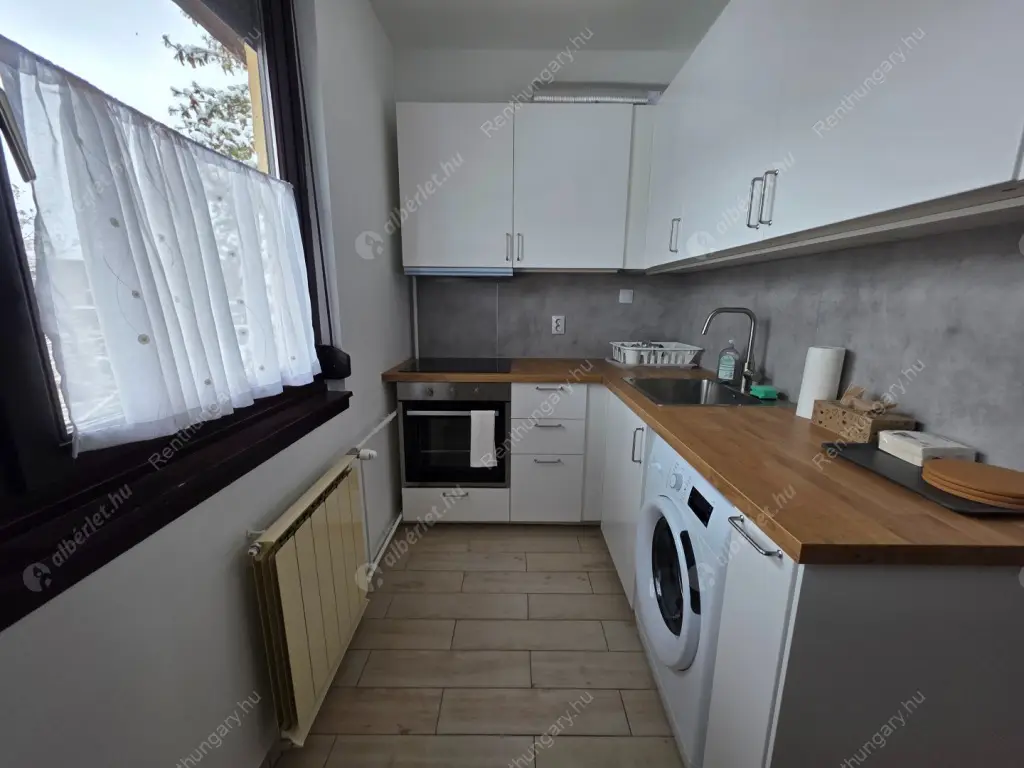 Kiadó albérlet 270000 Ft/hó áron: Budapest, IV. kerület  József Attila utca. Mérete: 64 nm, 1 szobás | Alberlet.hu - 6617301
