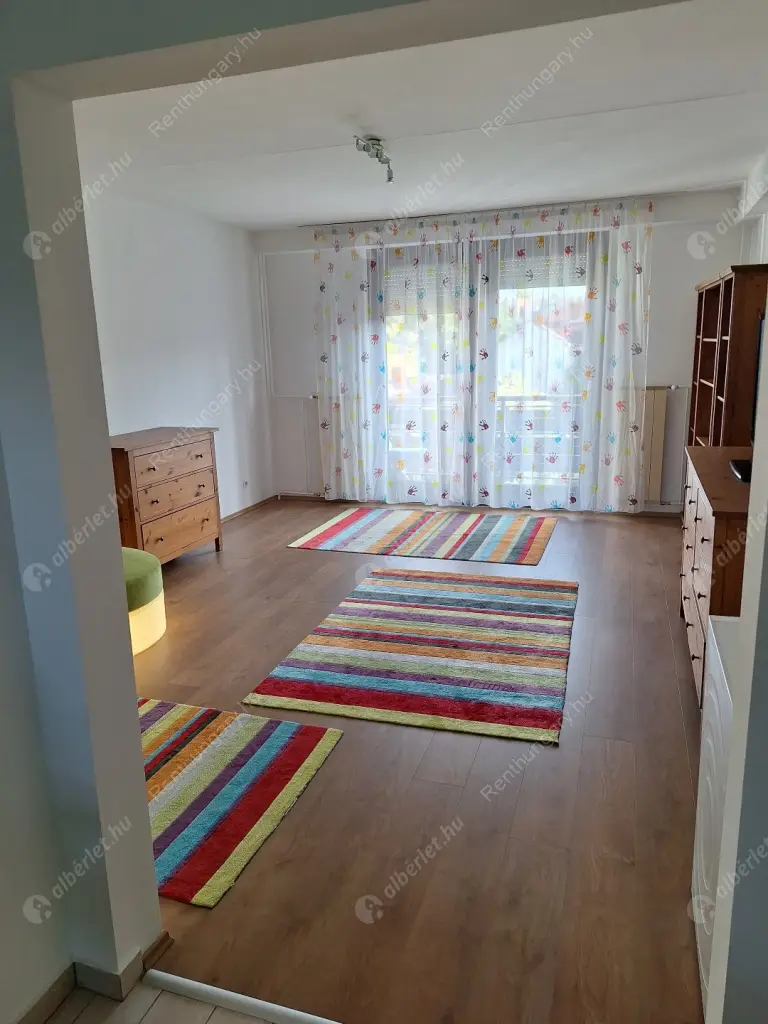 Kiadó albérlet 270000 Ft/hó áron: Budapest, IV. kerület  József Attila utca. Mérete: 64 nm, 1 szobás | Alberlet.hu - 6617320