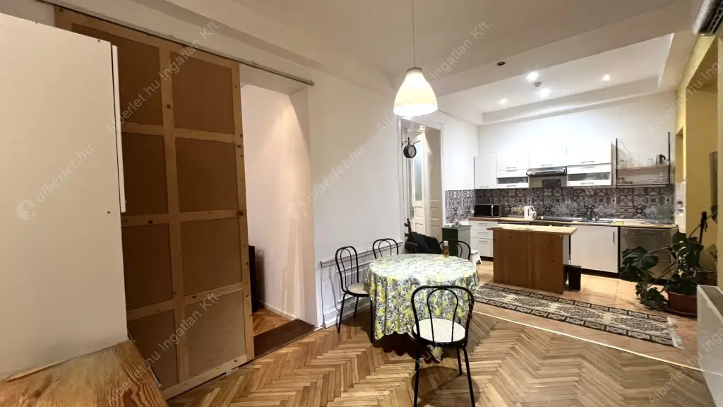 Kiadó albérlet 350000 Ft/hó áron: Budapest, IV. kerület  Lánglet Waldemár utca. Mérete: 98 nm, 3 szobás | Alberlet.hu - 6587254