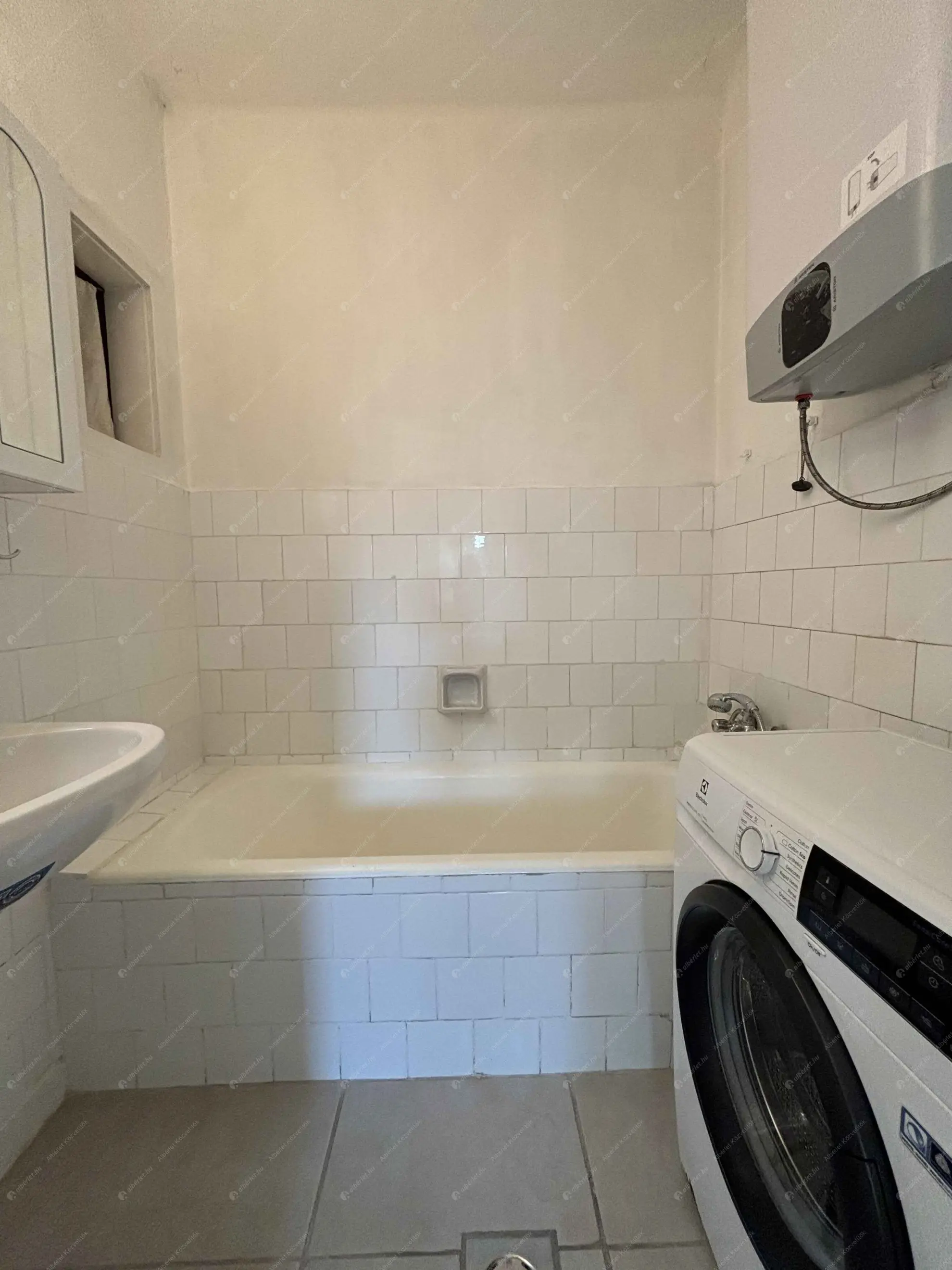 Kiadó albérlet 160000 Ft/hó áron: Budapest, IV. kerület  Szent Imre utca. Mérete: 56 nm, 2 szobás | Alberlet.hu - 6611049