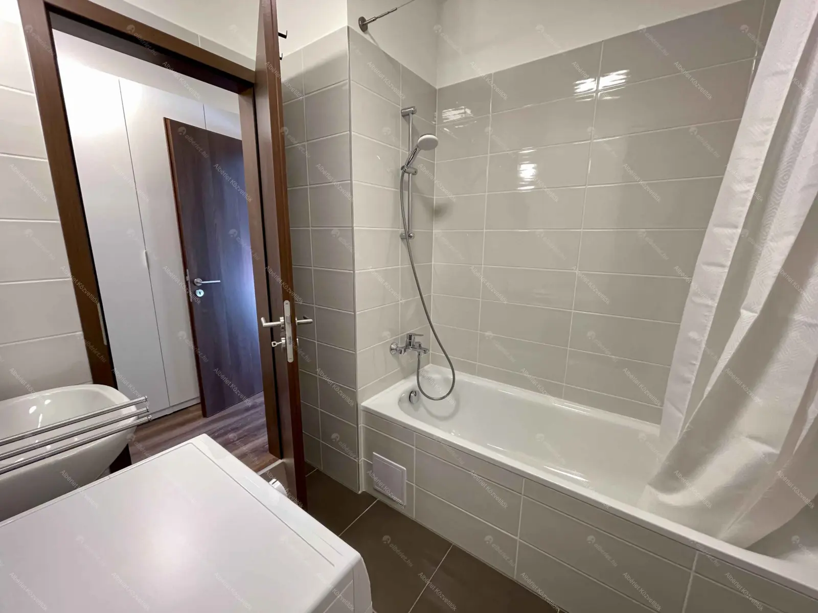 Kiadó albérlet 210000 Ft/hó áron: Budapest, IX. kerület  Balázs Béla utca. Mérete: 28 nm, 1 szobás | Alberlet.hu - 6697559