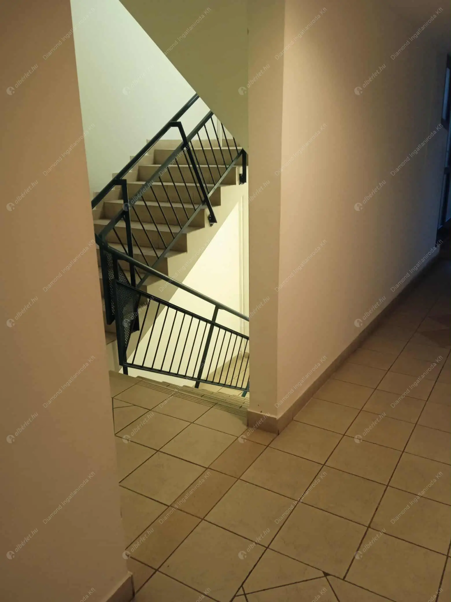 Kiadó albérlet 210000 Ft/hó áron: Budapest, IX. kerület  Balázs Béla utca. Mérete: 31 nm, 1 szobás | Alberlet.hu - 6628530