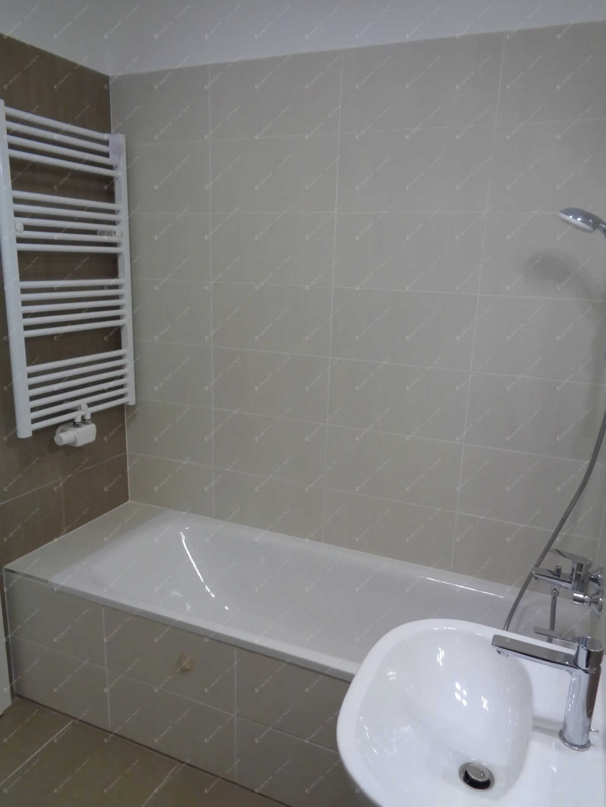 Kiadó albérlet 250000 Ft/hó áron: Budapest, IX. kerület  Balázs Béla utca. Mérete: 45 nm, 2 szobás | Alberlet.hu - 6621268