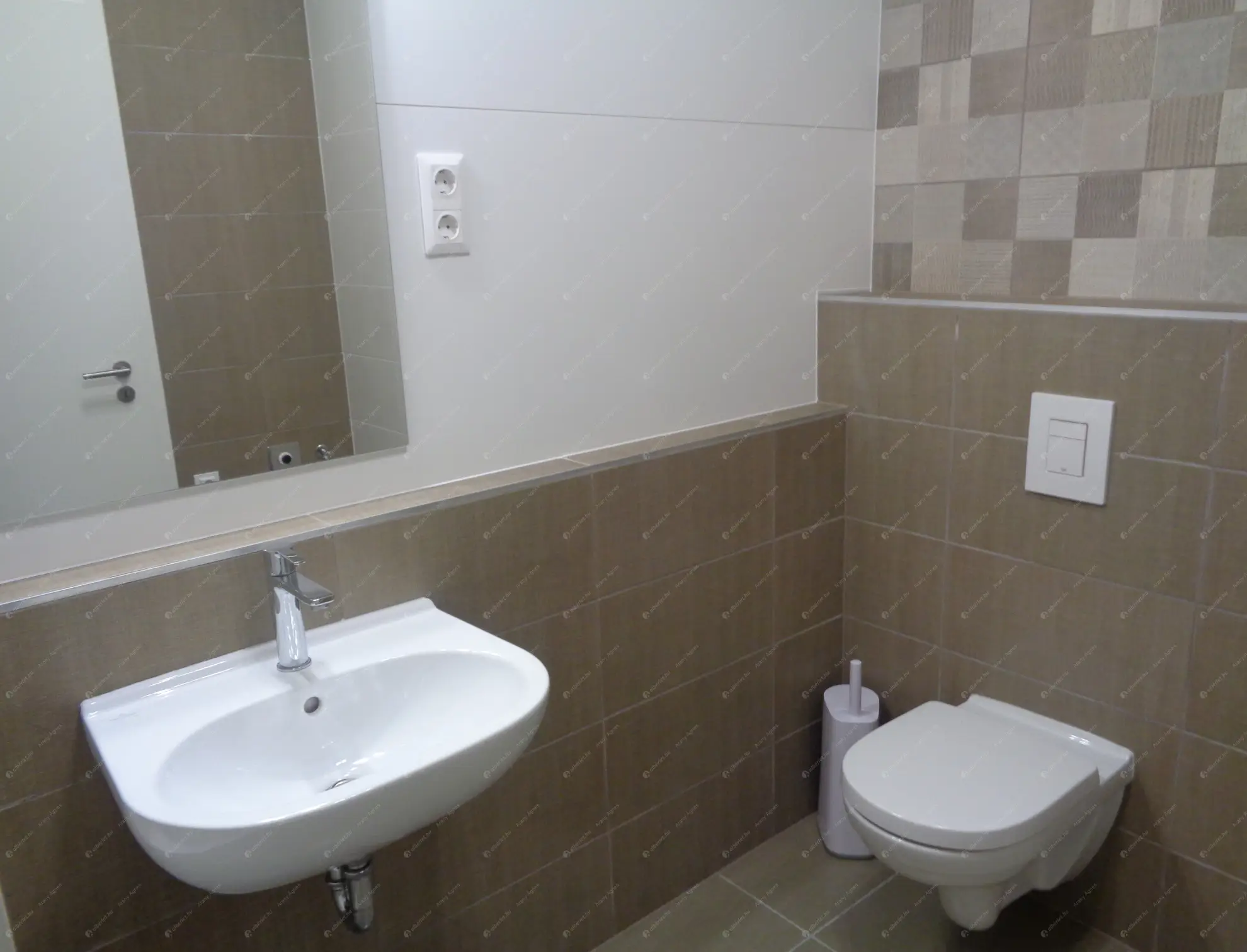 Kiadó albérlet 250000 Ft/hó áron: Budapest, IX. kerület  Balázs Béla utca. Mérete: 45 nm, 2 szobás | Alberlet.hu - 6621269