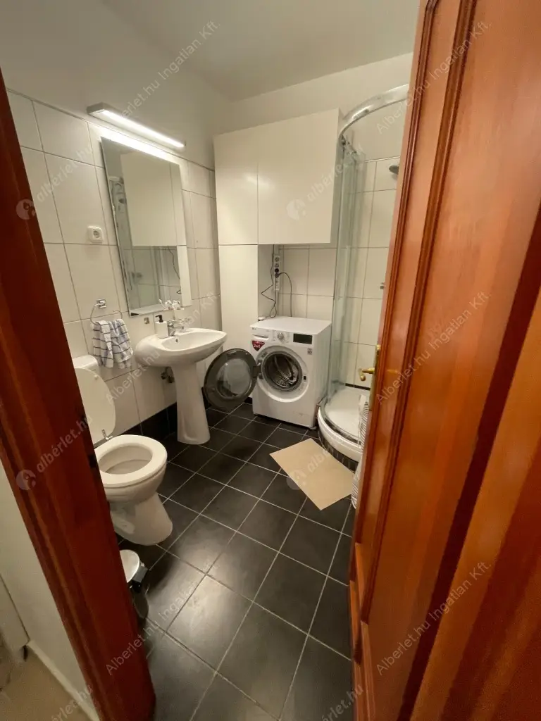 Kiadó albérlet 300000 Ft/hó áron: Budapest, IX. kerület  Balázs Béla utca. Mérete: 57 nm, 2 szobás | Alberlet.hu - 6515609