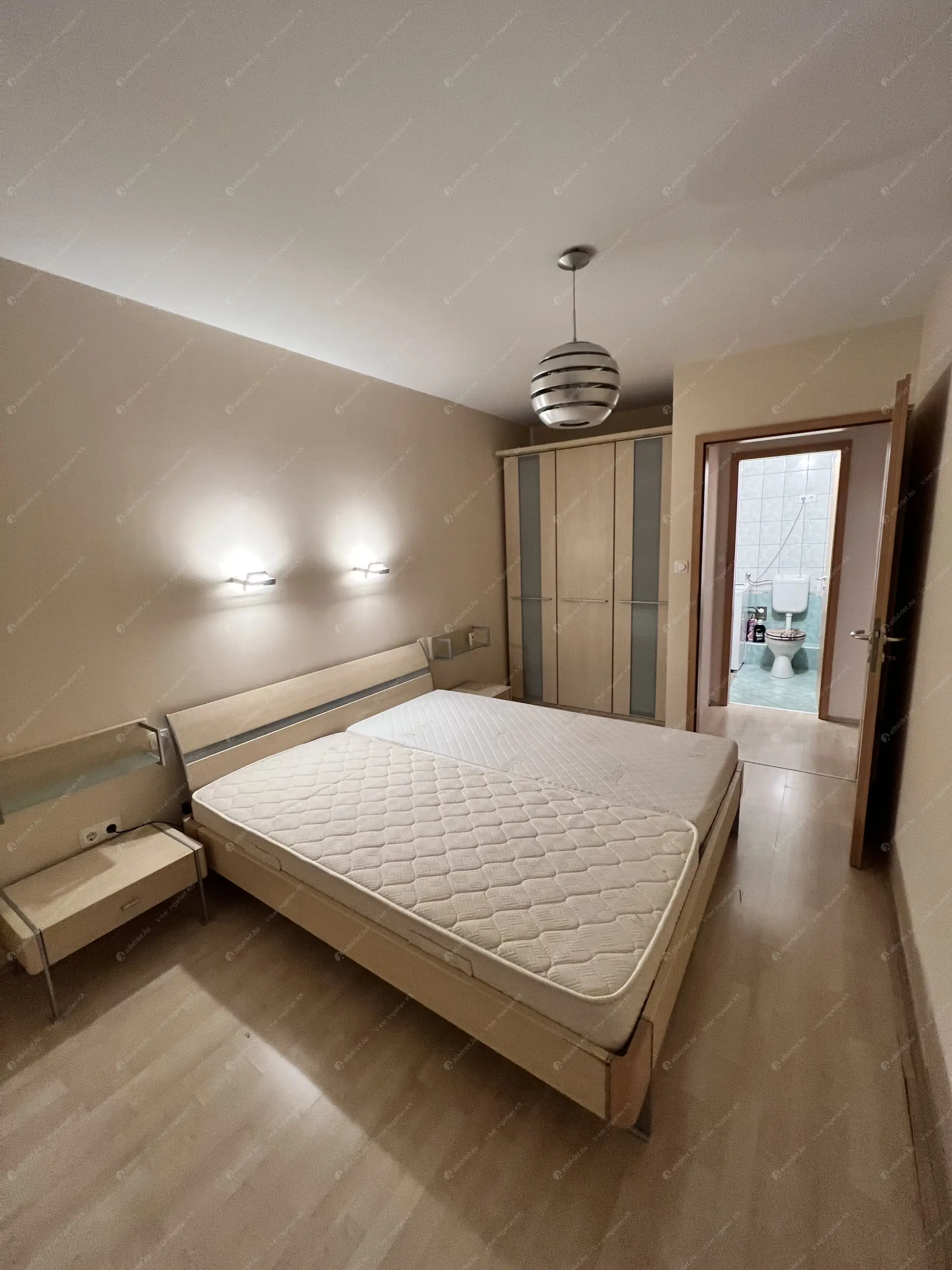 Kiadó albérlet 325000 Ft/hó áron: Budapest, IX. kerület  Balázs Béla utca. Mérete: 65 nm, 3 szobás | Alberlet.hu - 6636839