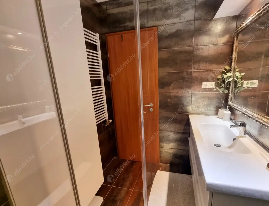 Kiadó albérlet 430000 Ft/hó áron: Budapest, IX. kerület  Balázs Béla utca. Mérete: 66 nm, 3 szobás | Alberlet.hu - 6619015