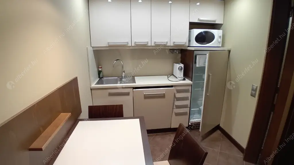 Kiadó albérlet 1340000 Ft/hó áron: Budapest, IX. kerület  Boráros tér. Mérete: 168 nm, 3 szobás | Alberlet.hu - 6540448