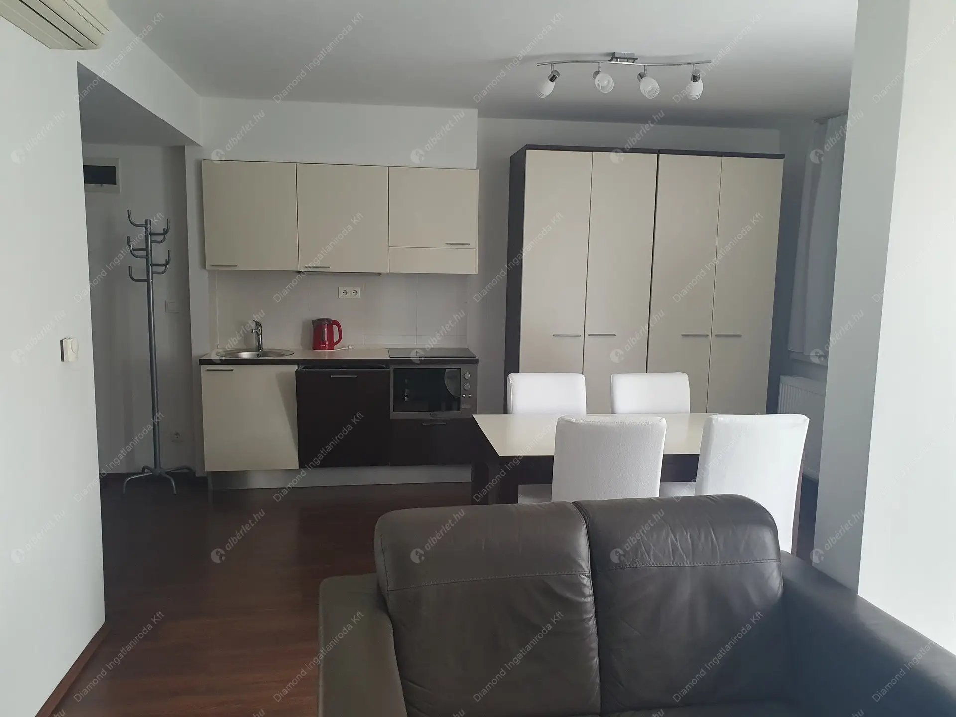 Kiadó albérlet 300000 Ft/hó áron: Budapest, IX. kerület  Dandár utca. Mérete: 43 nm, 2 szobás | Alberlet.hu - 6543165