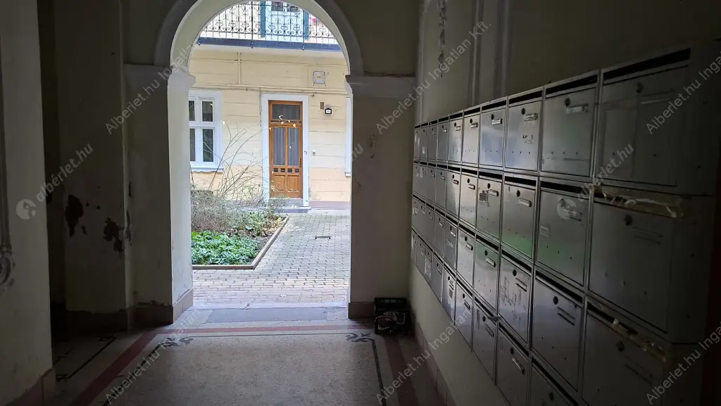 Kiadó albérlet 200000 Ft/hó áron: Budapest, IX. kerület  Ernő utca. Mérete: 30 nm, 1 szobás | Alberlet.hu - 6629543