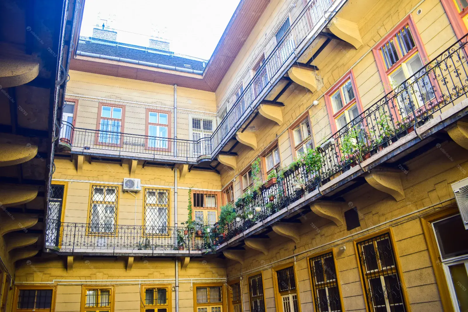 Kiadó albérlet 90000 Ft/hó áron: Budapest, IX. kerület   Ferenc körút . Mérete: 15 nm, 4 szobás | Alberlet.hu - 6653660