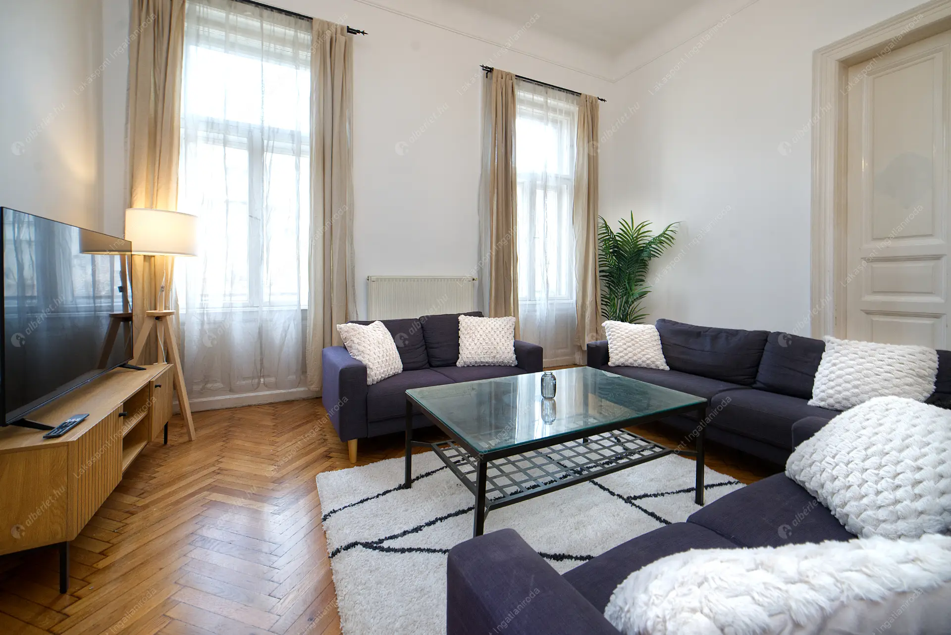 Kiadó albérlet 420000 Ft/hó áron: Budapest, IX. kerület  Ferenc körút. Mérete: 104 nm, 4 szobás | Alberlet.hu - 6607859