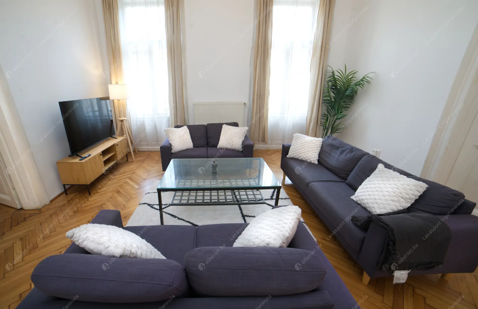 Kiadó albérlet 420000 Ft/hó áron: Budapest, IX. kerület  Ferenc körút. Mérete: 104 nm, 4 szobás | Alberlet.hu - 6613499