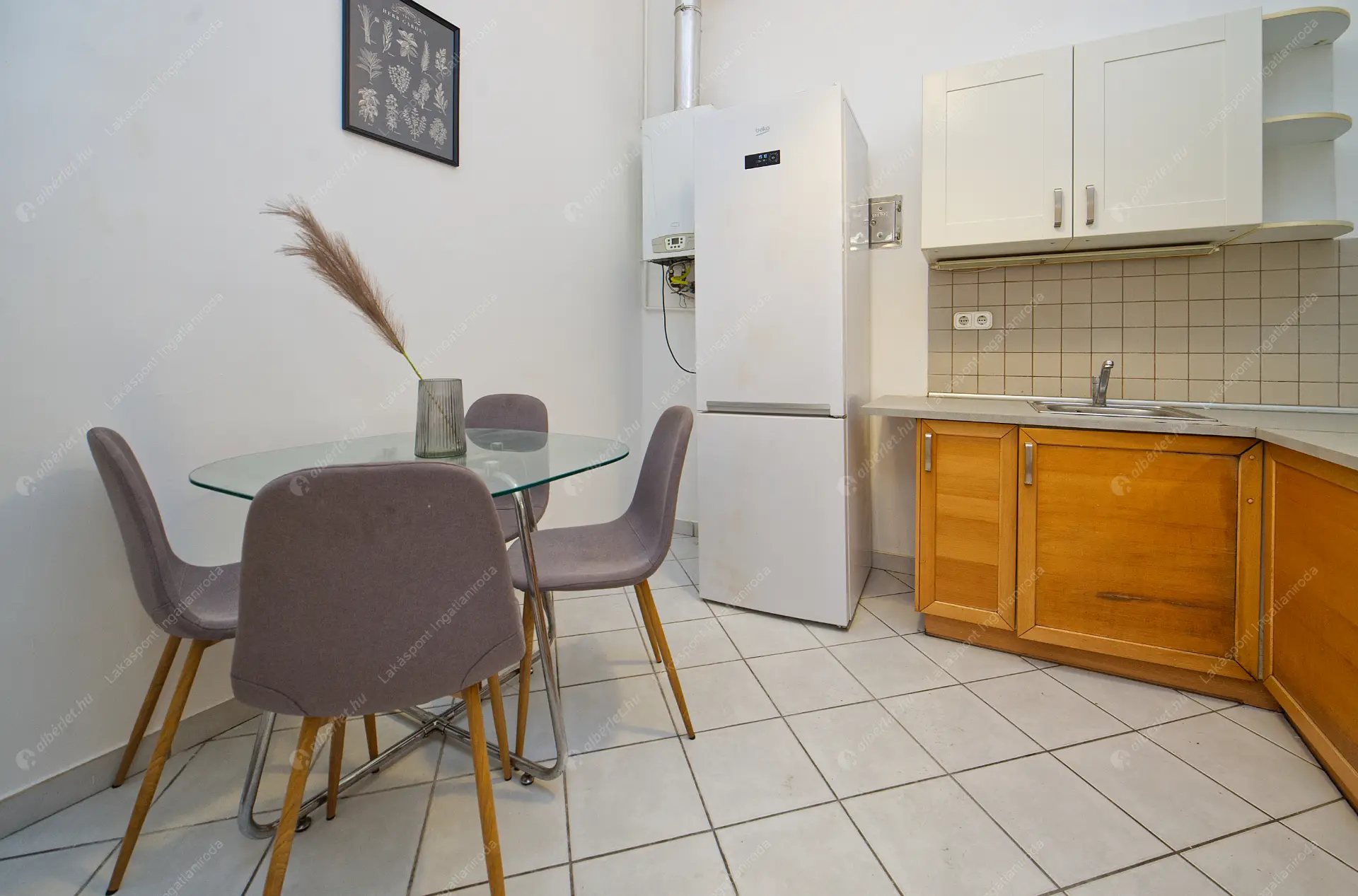 Kiadó albérlet 420000 Ft/hó áron: Budapest, IX. kerület  Ferenc körút. Mérete: 104 nm, 4 szobás | Alberlet.hu - 6613504