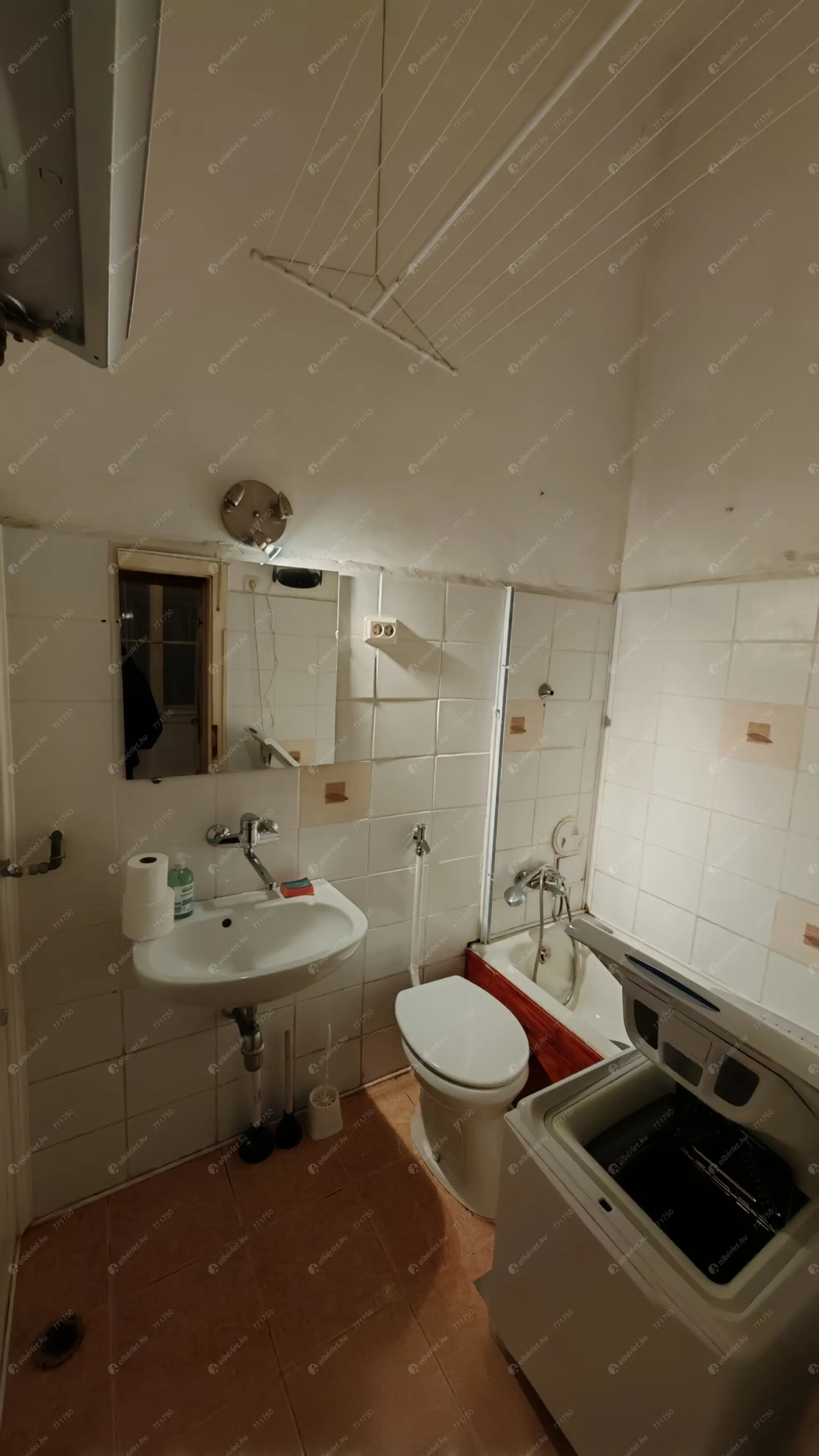 Kiadó albérlet 190000 Ft/hó áron: Budapest, IX. kerület  Ferenc körút. Mérete: 43 nm, 1 szobás | Alberlet.hu - 6597262