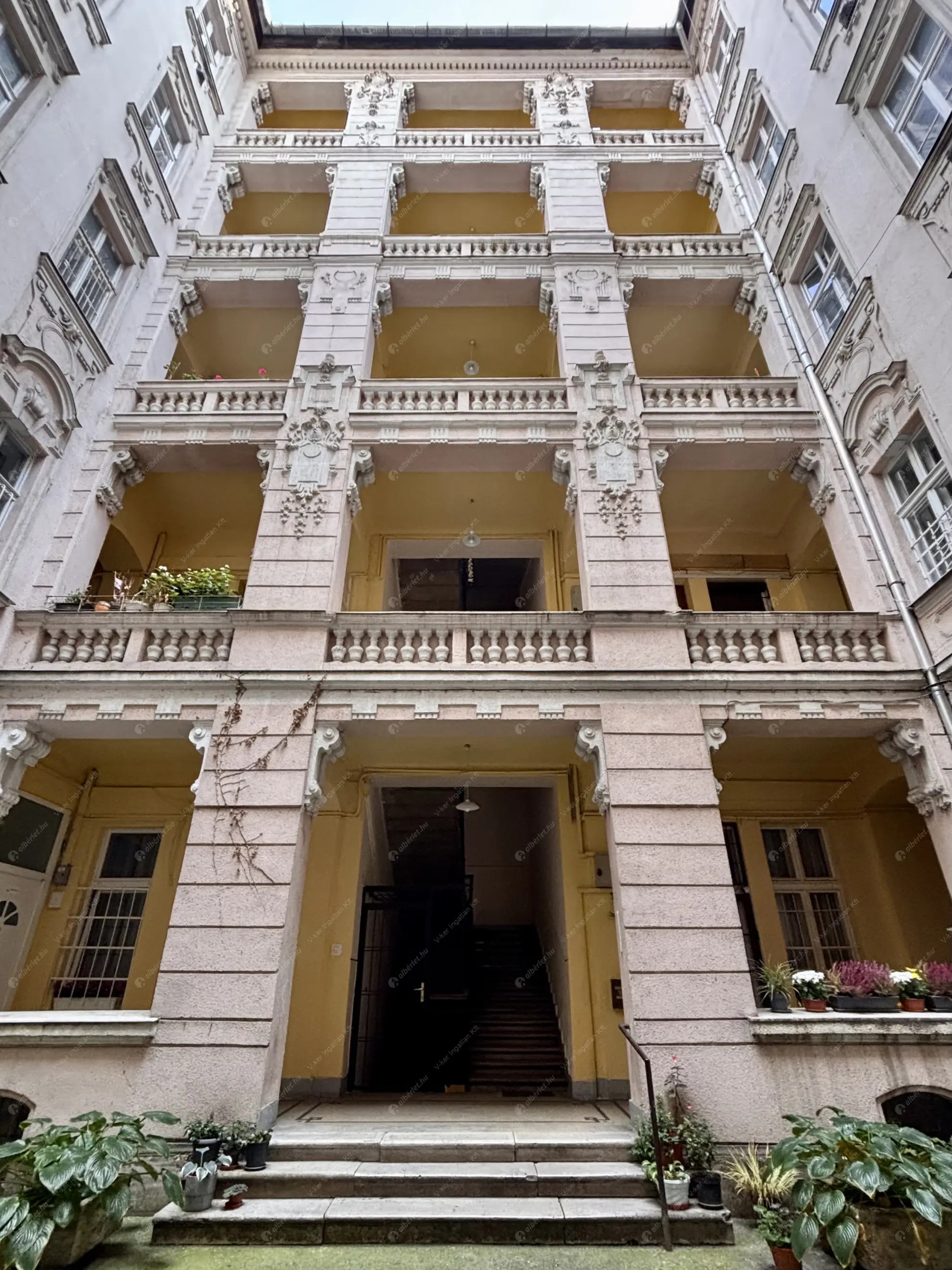 Kiadó albérlet 220000 Ft/hó áron: Budapest, IX. kerület  Ferenc körút. Mérete: 54 nm, 1 szobás | Alberlet.hu - 6583304