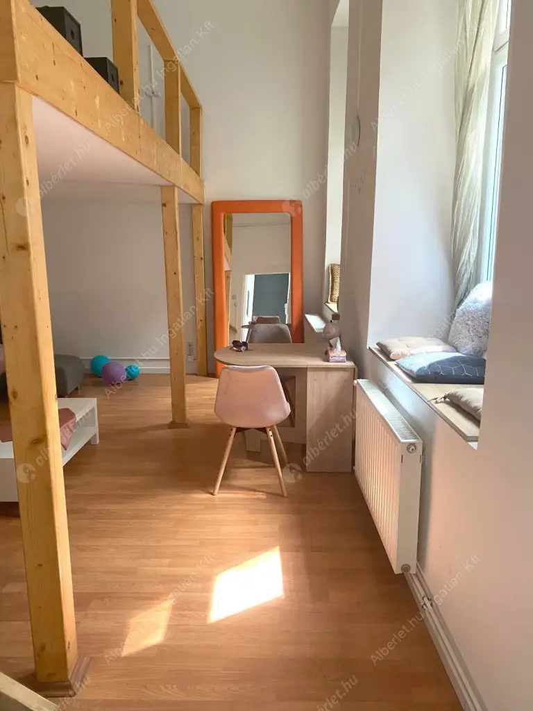 Kiadó albérlet 280000 Ft/hó áron: Budapest, IX. kerület  Ferenc körút. Mérete: 57 nm, 1 szobás | Alberlet.hu - 6562341