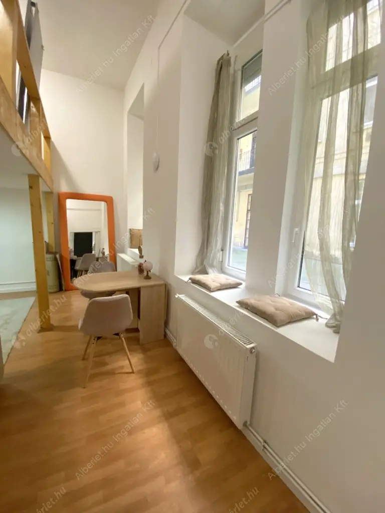 Kiadó albérlet 280000 Ft/hó áron: Budapest, IX. kerület  Ferenc körút. Mérete: 57 nm, 1 szobás | Alberlet.hu - 6562342