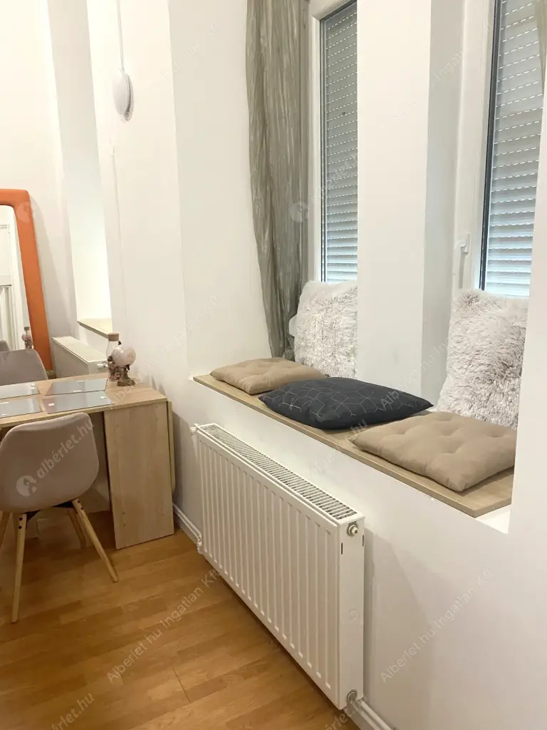 Kiadó albérlet 280000 Ft/hó áron: Budapest, IX. kerület  Ferenc körút. Mérete: 57 nm, 1 szobás | Alberlet.hu - 6562343