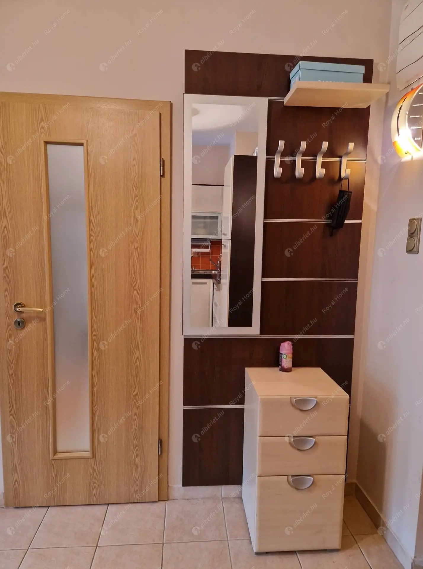 Kiadó albérlet 280000 Ft/hó áron: Budapest, IX. kerület  Ferenc tér. Mérete: 44 nm, 1 szobás | Alberlet.hu - 5776632