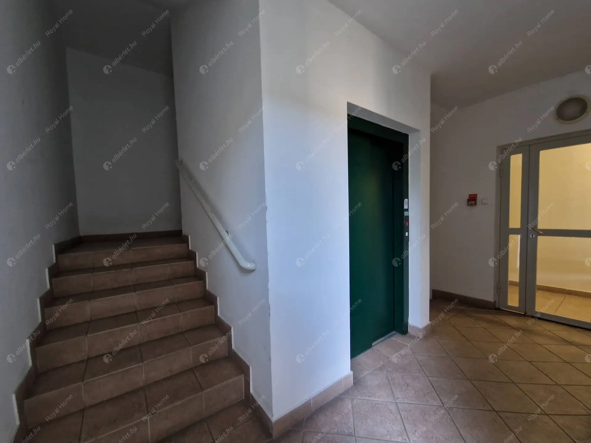 Kiadó albérlet 280000 Ft/hó áron: Budapest, IX. kerület  Ferenc tér. Mérete: 44 nm, 1 szobás | Alberlet.hu - 5776637