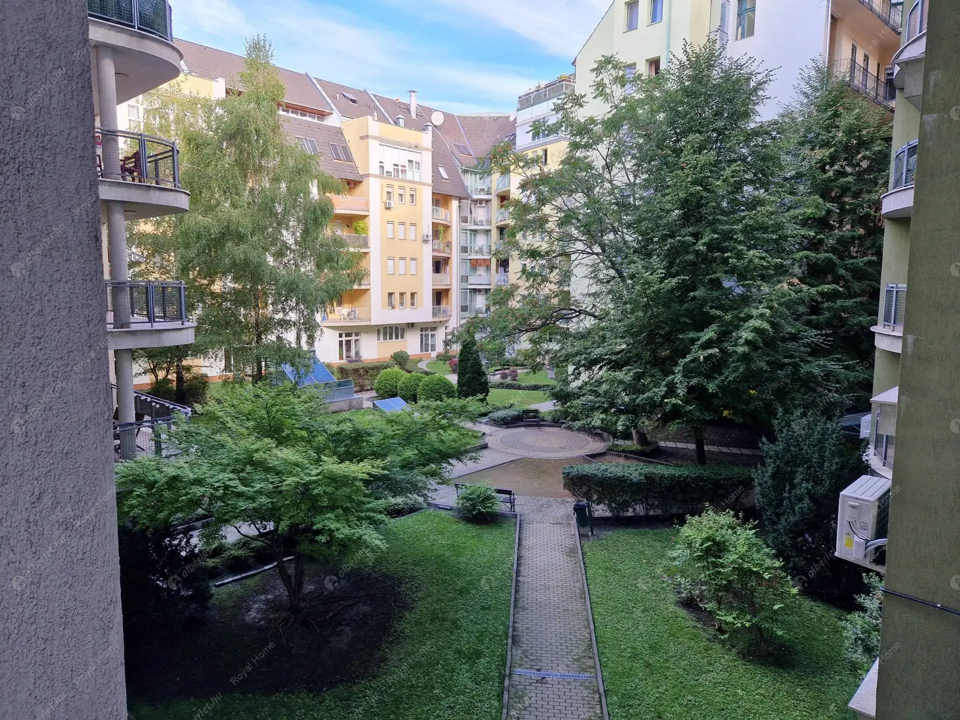 Kiadó albérlet 280000 Ft/hó áron: Budapest, IX. kerület  Ferenc tér. Mérete: 44 nm, 1 szobás | Alberlet.hu - 5776642