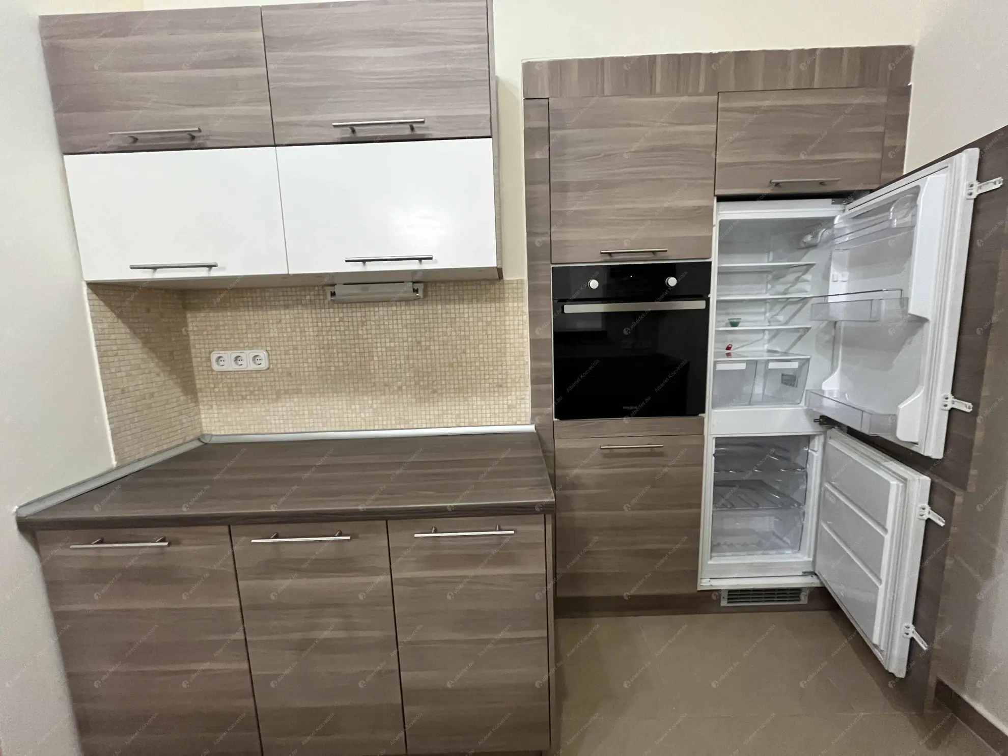 Kiadó albérlet 360000 Ft/hó áron: Budapest, IX. kerület  Ferenc tér. Mérete: 81 nm, 3 szobás | Alberlet.hu - 6609311