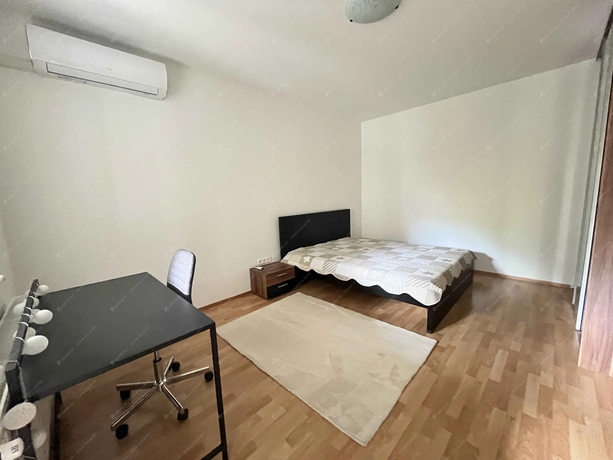 Kiadó albérlet 360000 Ft/hó áron: Budapest, IX. kerület  Ferenc tér. Mérete: 81 nm, 3 szobás | Alberlet.hu - 6609321