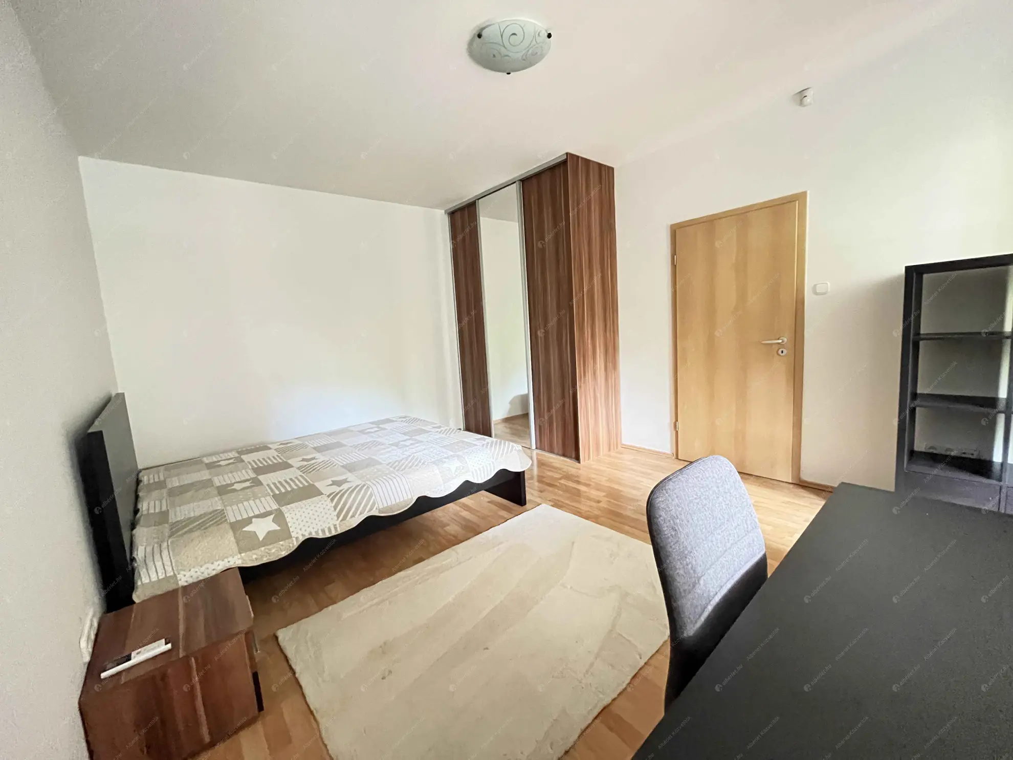 Kiadó albérlet 360000 Ft/hó áron: Budapest, IX. kerület  Ferenc tér. Mérete: 81 nm, 3 szobás | Alberlet.hu - 6609322