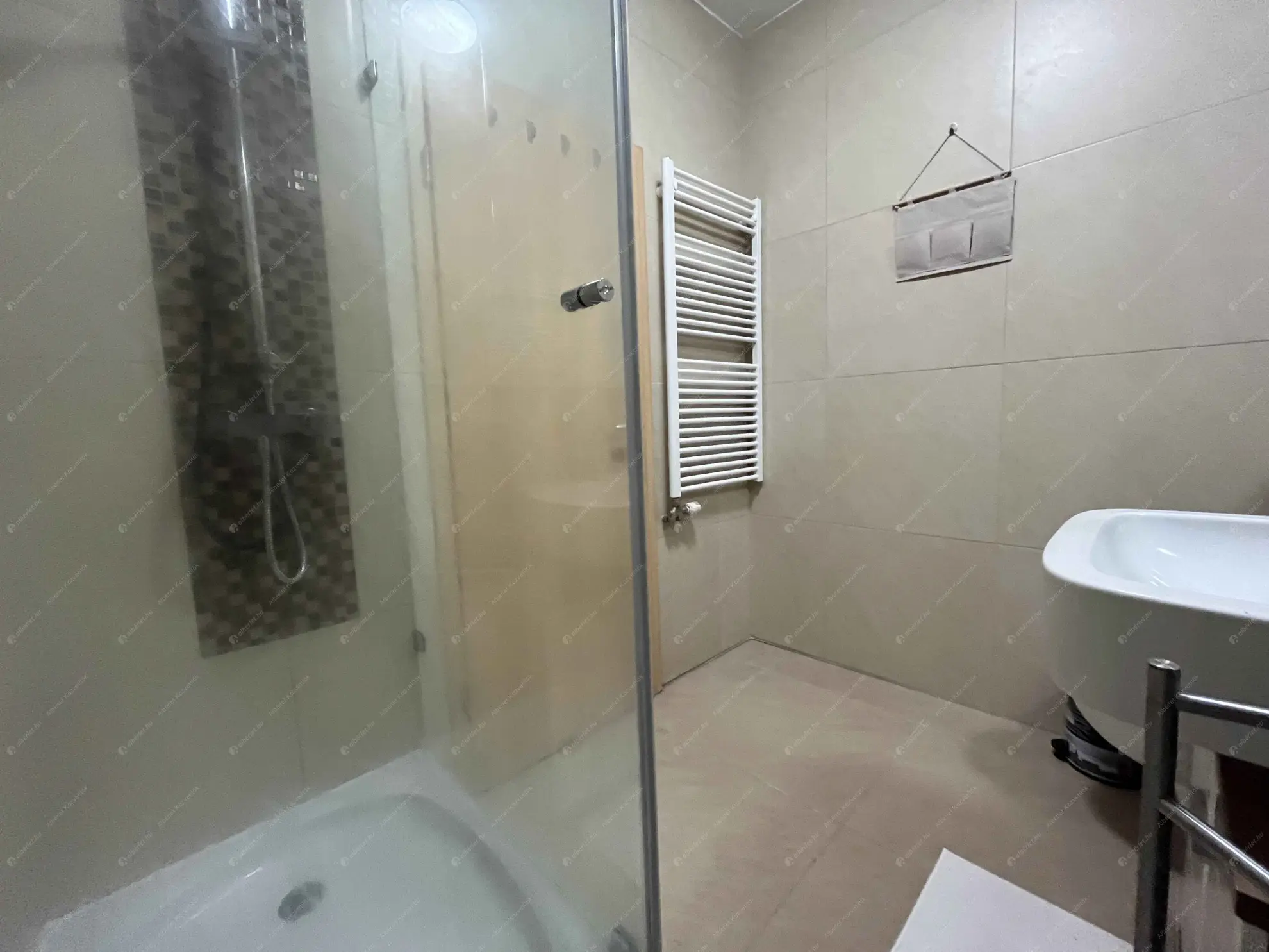 Kiadó albérlet 360000 Ft/hó áron: Budapest, IX. kerület  Ferenc tér. Mérete: 81 nm, 3 szobás | Alberlet.hu - 6609328