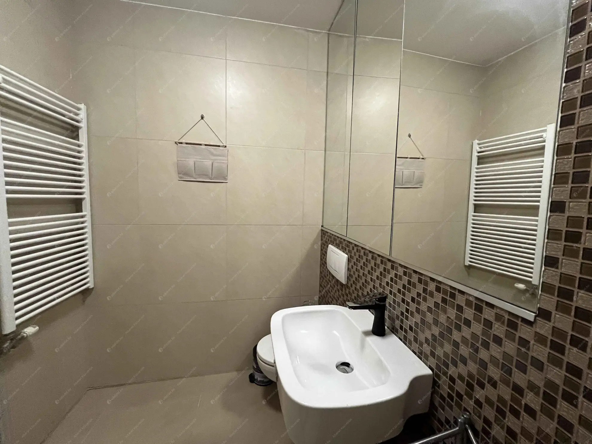 Kiadó albérlet 360000 Ft/hó áron: Budapest, IX. kerület  Ferenc tér. Mérete: 81 nm, 3 szobás | Alberlet.hu - 6609329