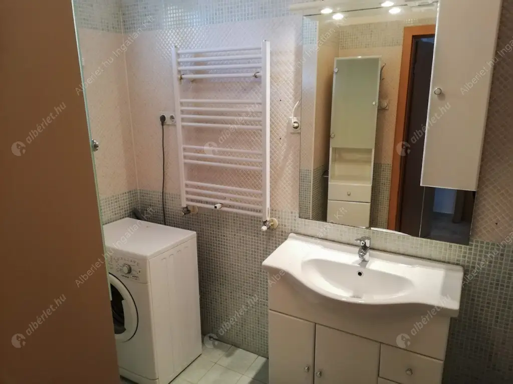 Kiadó albérlet 220000 Ft/hó áron: Budapest, IX. kerület  Haller utca. Mérete: 55 nm, 2 szobás | Alberlet.hu - 6598291