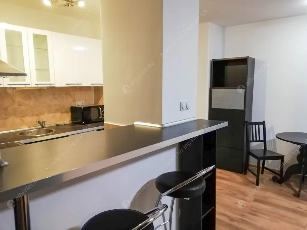 Kiadó albérlet 220000 Ft/hó áron: Budapest, IX. kerület  Haller utca. Mérete: 55 nm, 2 szobás | Alberlet.hu - 6598298