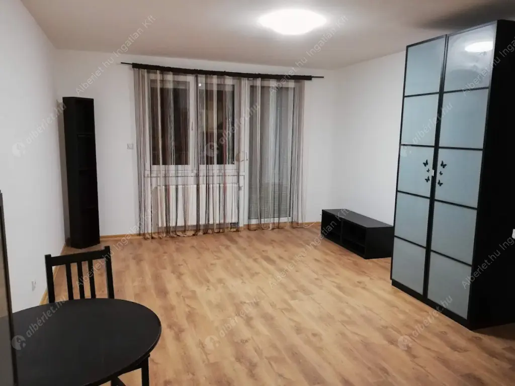 Kiadó albérlet 220000 Ft/hó áron: Budapest, IX. kerület  Haller utca. Mérete: 55 nm, 2 szobás | Alberlet.hu - 6598302