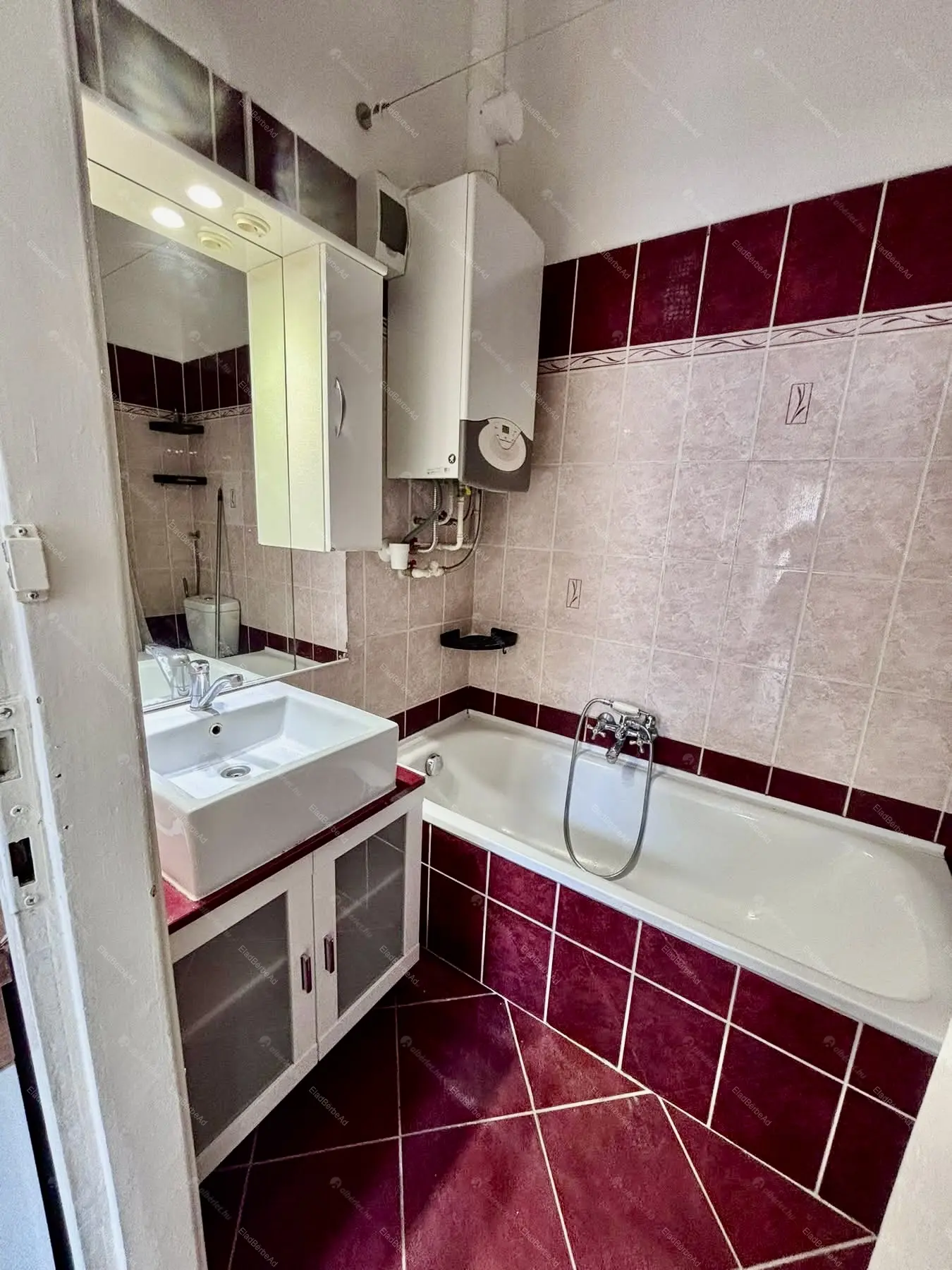 Kiadó albérlet 218000 Ft/hó áron: Budapest, IX. kerület  Hőgyes Endre utca. Mérete: 48 nm, 1 szobás | Alberlet.hu - 6687856